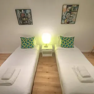 Lodge In Amoreiras Portugal